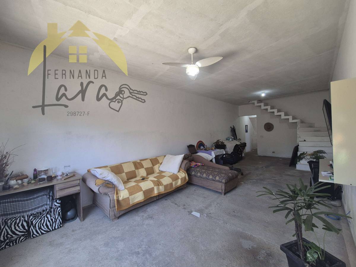 Casa à venda, Bairro dos Prados, com 2 quartos, 120m² - Fernanda Lara Corretora