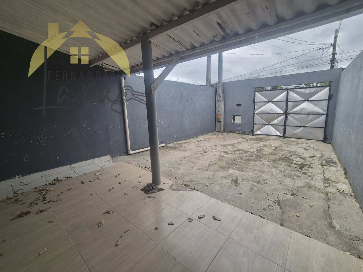 Casa à venda em Peruíbe, Caraguava, com 2 quartos, 68m² - Fernanda Lara Corretora