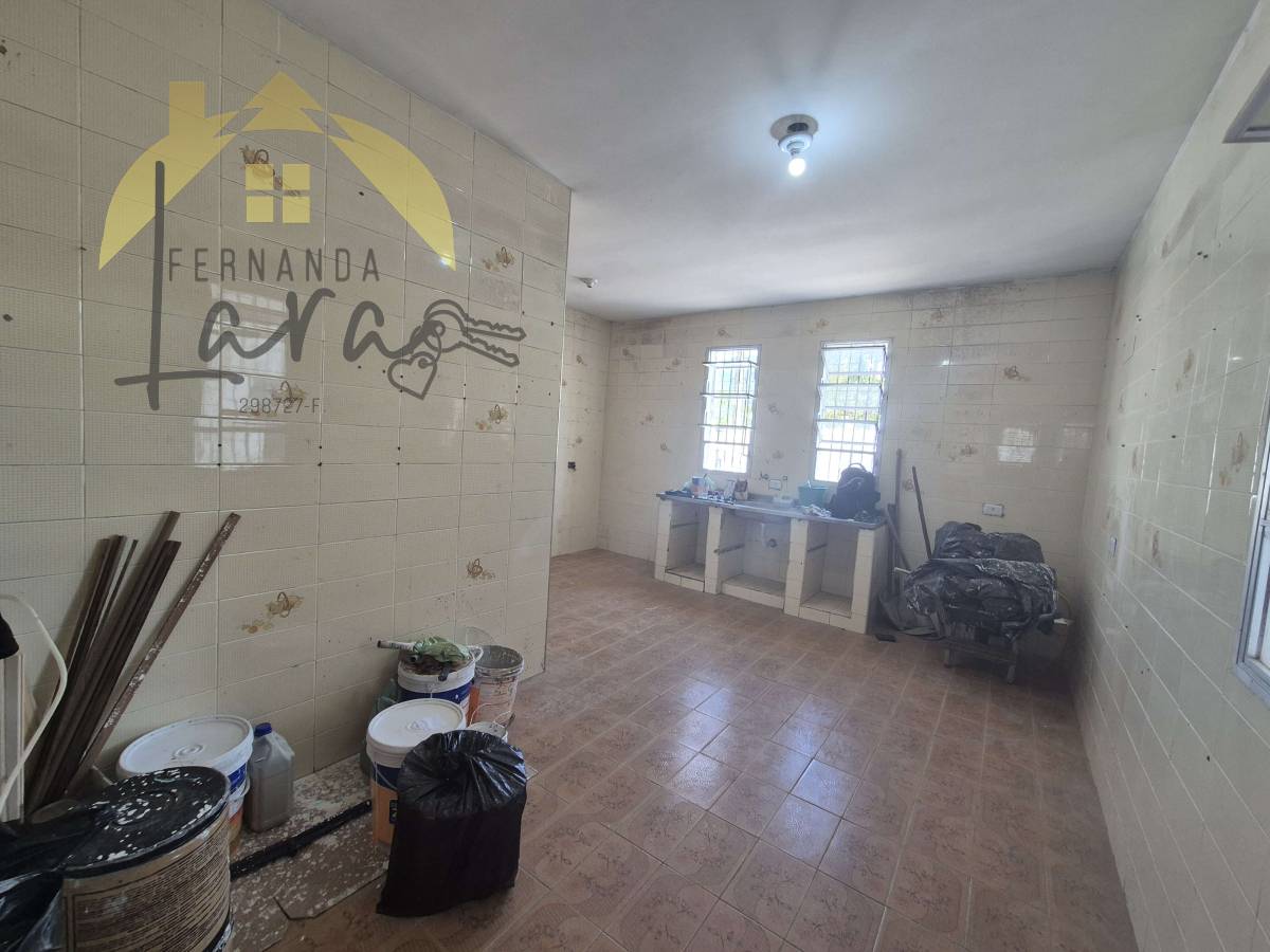 Casa à venda em Peruíbe, Centro, com 3 quartos, 148m² - Fernanda Lara Corretora