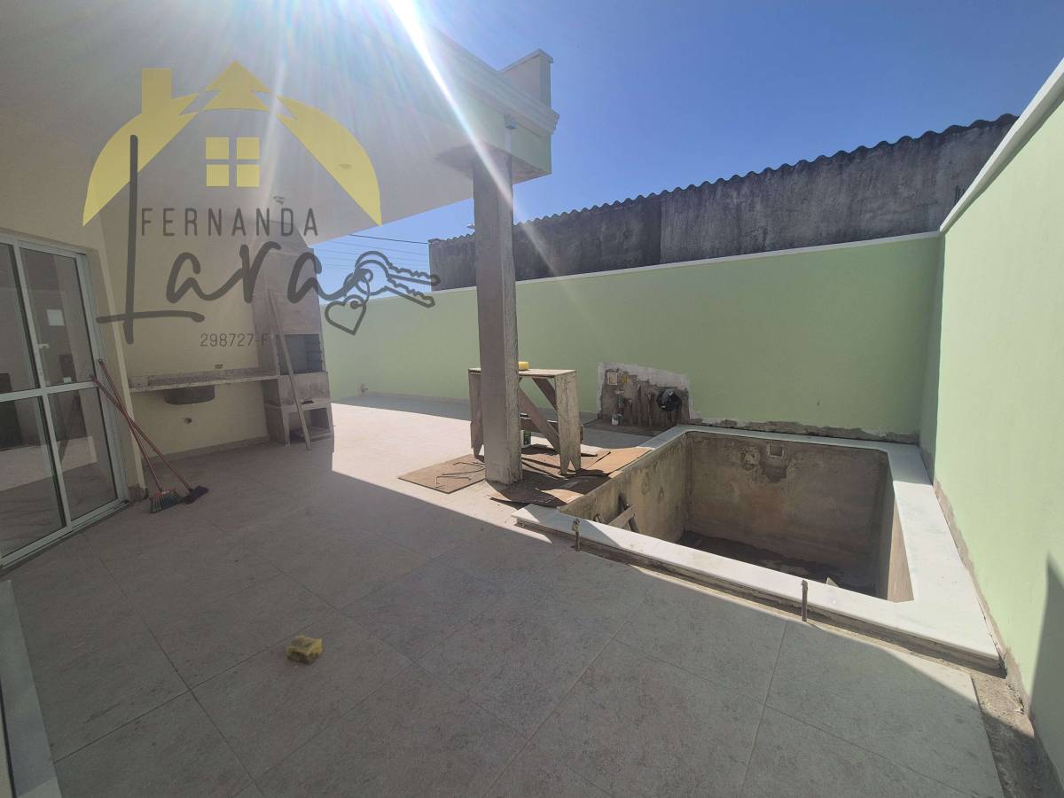 Casa à venda em Peruíbe, com 2 quartos, 79,11m² - Fernanda Lara Corretora