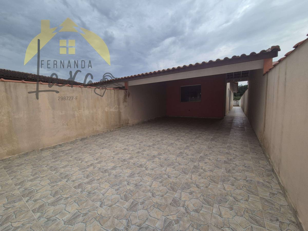 Casa à venda em Peruíbe, com 3 quartos, 102m²