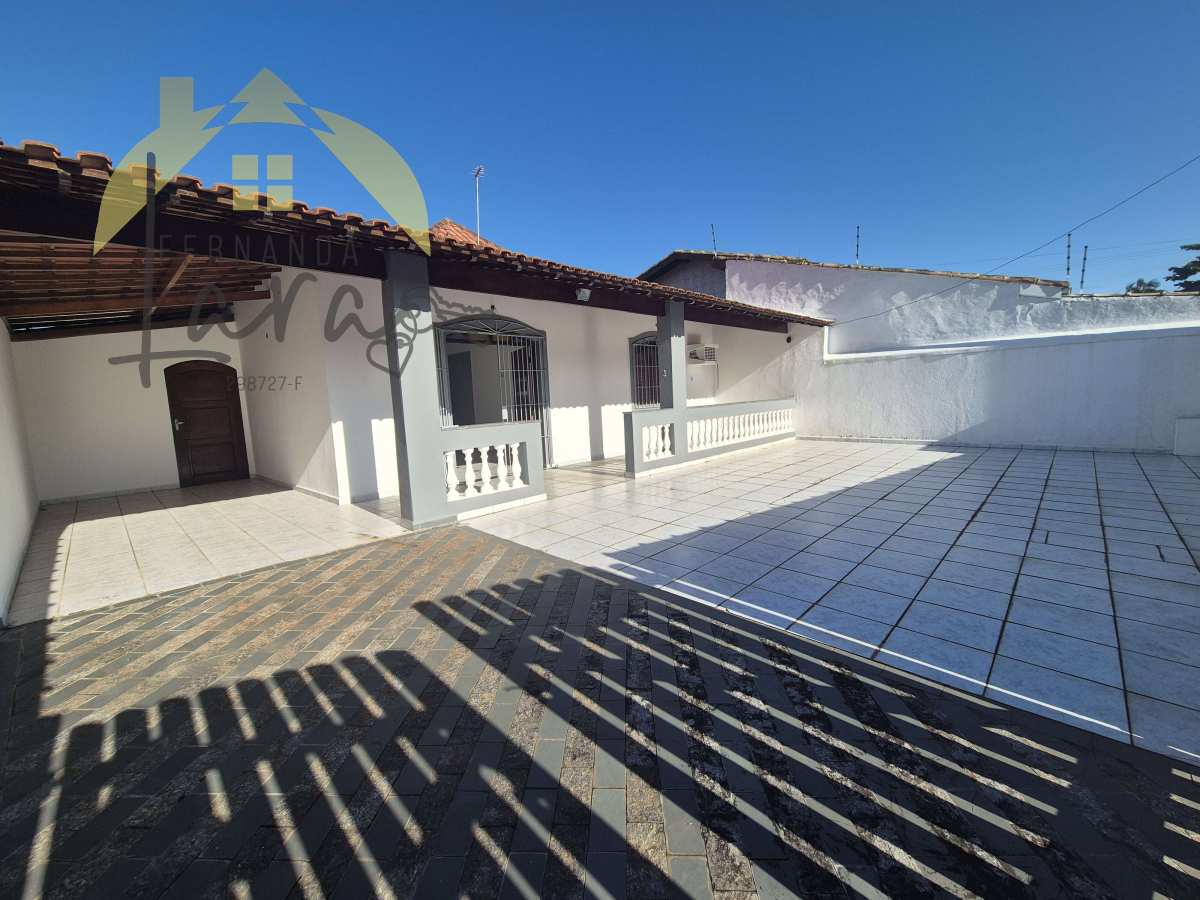 Casa à venda em Peruíbe, Jardim Beira Mar, com 2 quartos, 140,04m² - Fernanda Lara Corretora