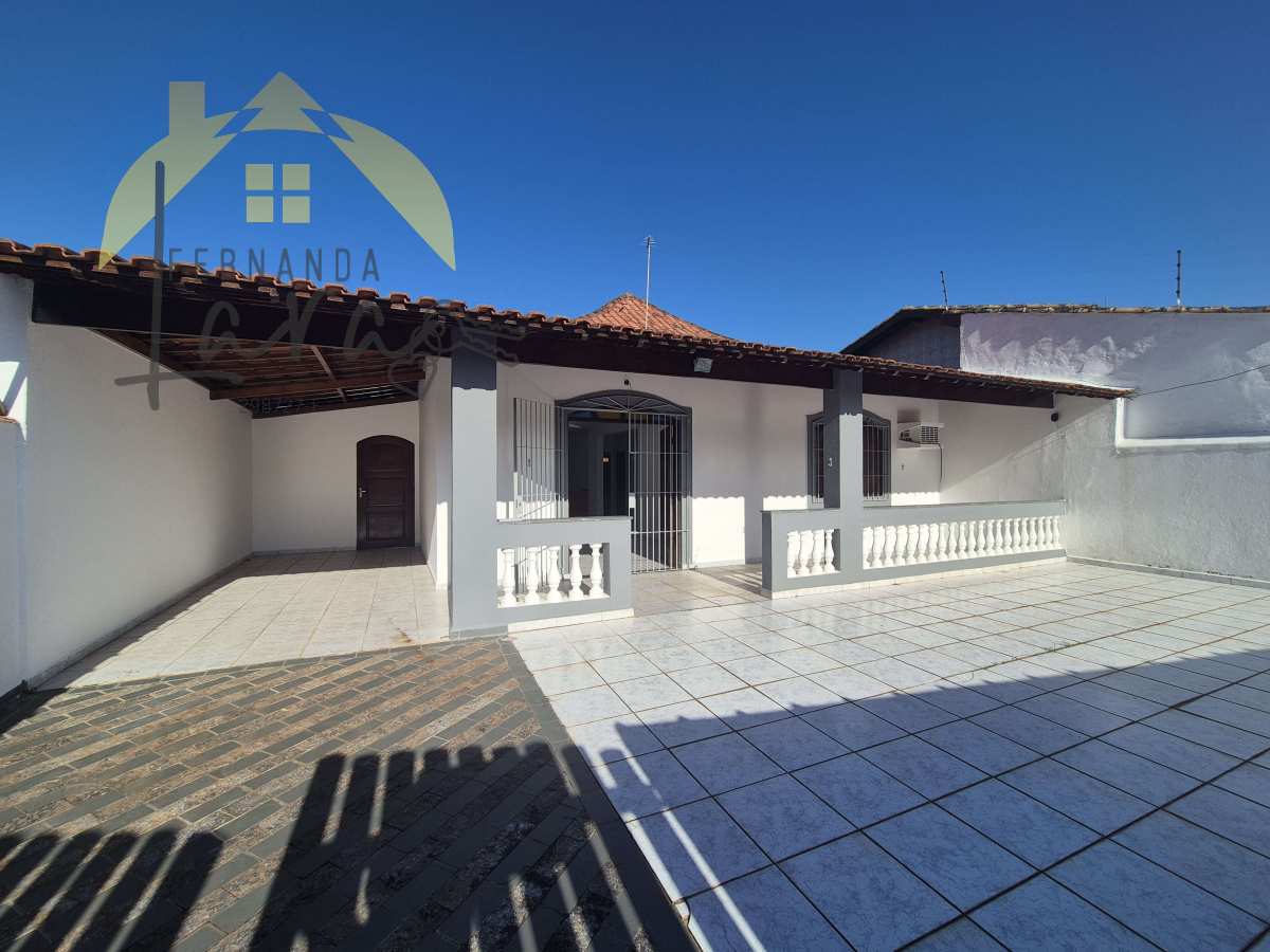 Casa à venda em Peruíbe, Jardim Beira Mar, com 2 quartos, 140,04m² - Fernanda Lara Corretora