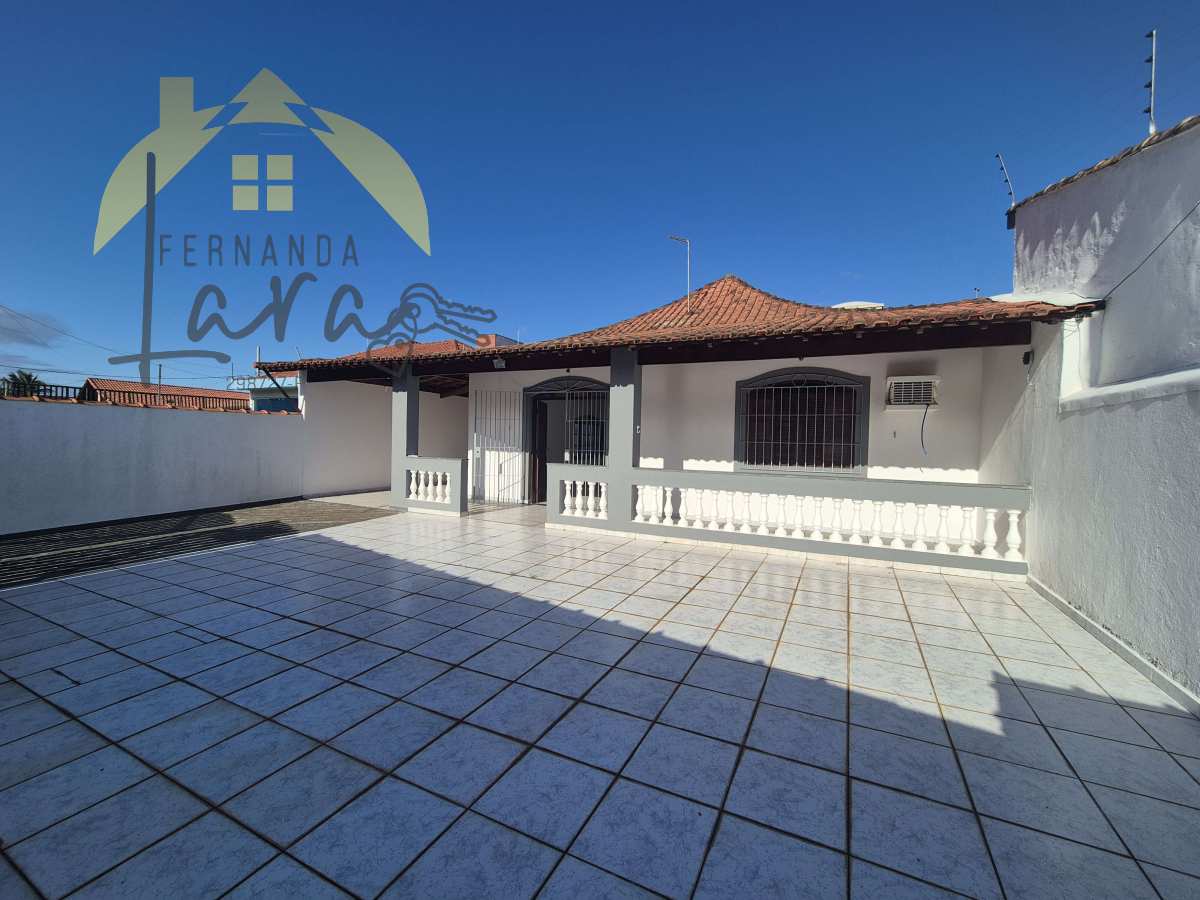 Casa à venda em Peruíbe, Jardim Beira Mar, com 2 quartos, 140,04m² - Fernanda Lara Corretora
