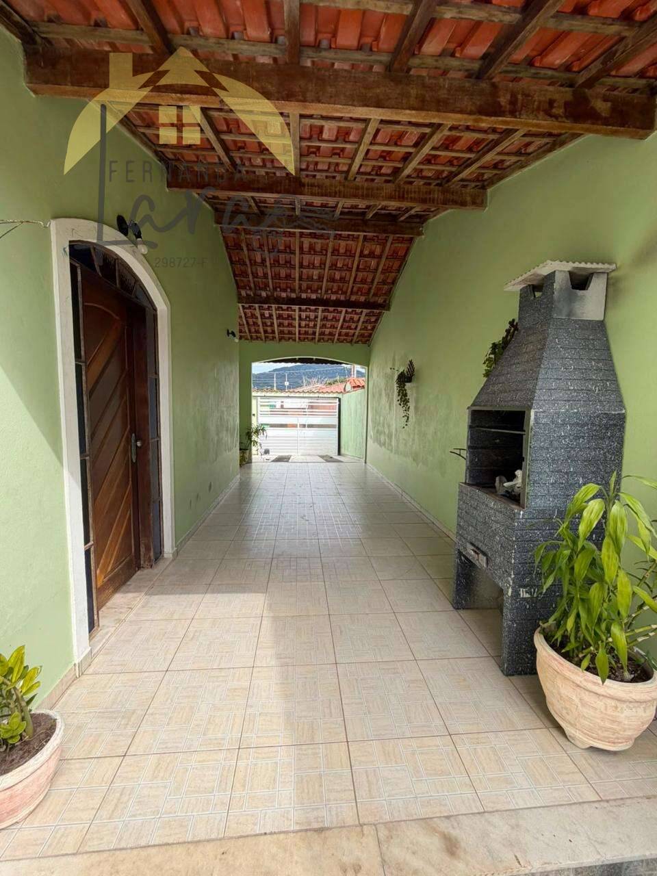 Casa à venda em Peruíbe, Jardim Brasil, com 3 quartos, 180m² - Fernanda Lara Corretora