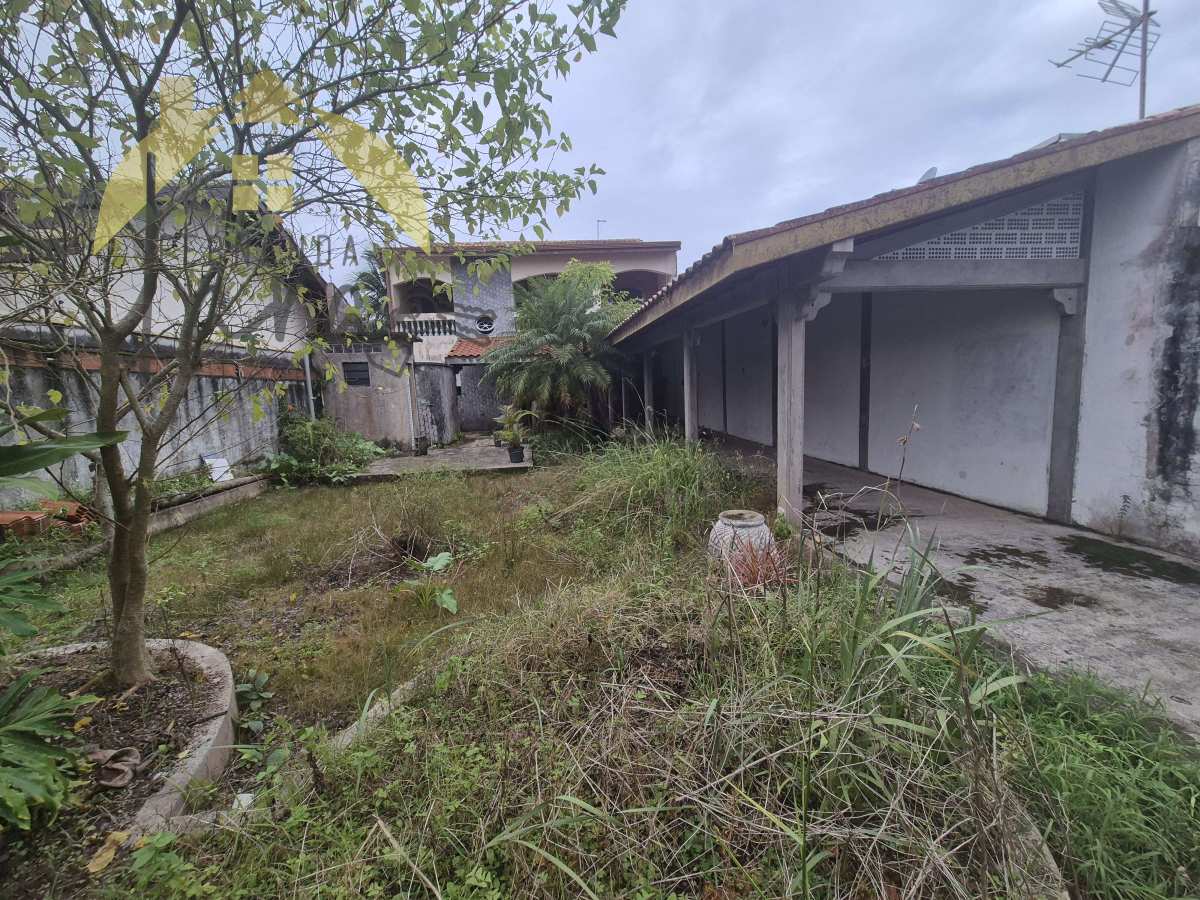 Casa à venda em Peruíbe, Jardim Peruíbe, com 3 quartos, 100m² - Fernanda Lara Corretora