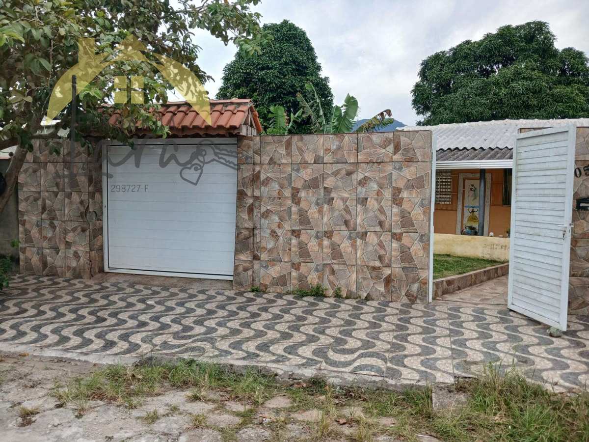 Casa à venda em Peruíbe, Jardim Quiles, com 2 quartos, 50m² - Fernanda Lara Corretora