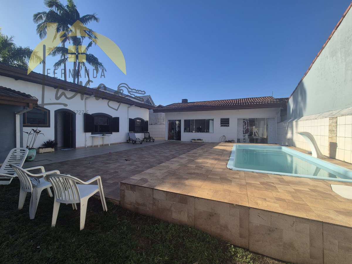Casa à venda em Peruíbe, Oasis, com 3 quartos, 180m² - Fernanda Lara Corretora