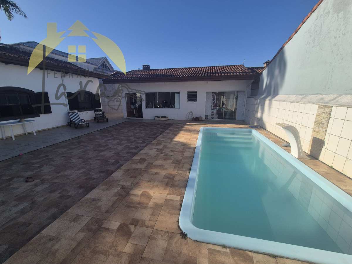 Casa à venda em Peruíbe, Oasis, com 3 quartos, 180m² - Fernanda Lara Corretora