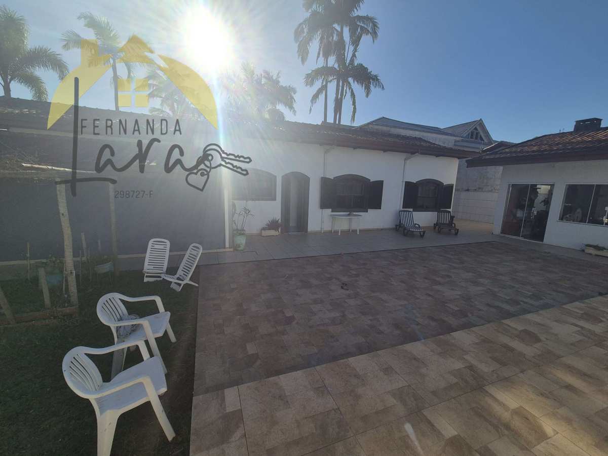 Casa à venda em Peruíbe, Oasis, com 3 quartos, 180m² - Fernanda Lara Corretora