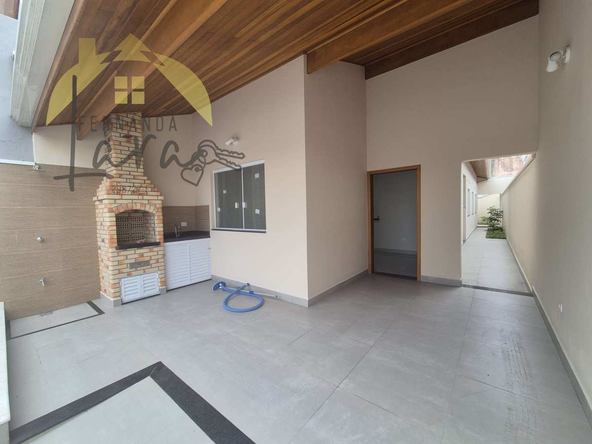Casa à venda em Peruíbe, Parque Daville, com 3 quartos, 107m² - Fernanda Lara Corretora