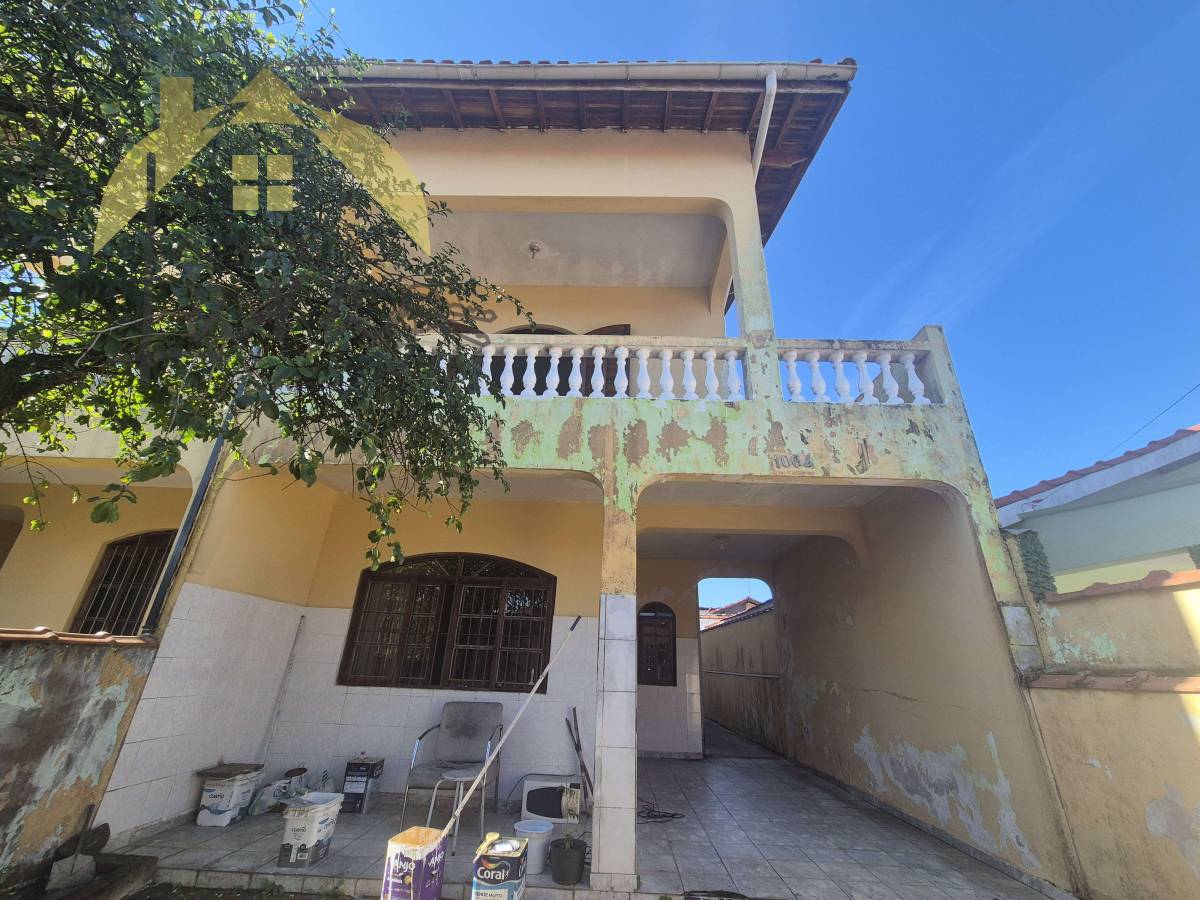 Casa à venda em Peruíbe, Ribamar, com 5 quartos, 194,06m² - Fernanda Lara Corretora
