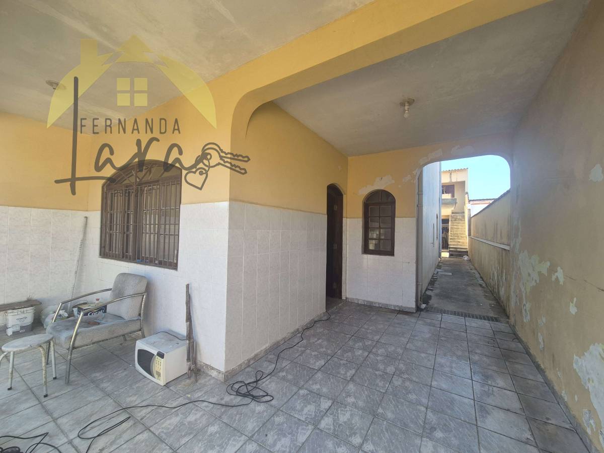 Casa à venda em Peruíbe, Ribamar, com 5 quartos, 194,06m² - Fernanda Lara Corretora