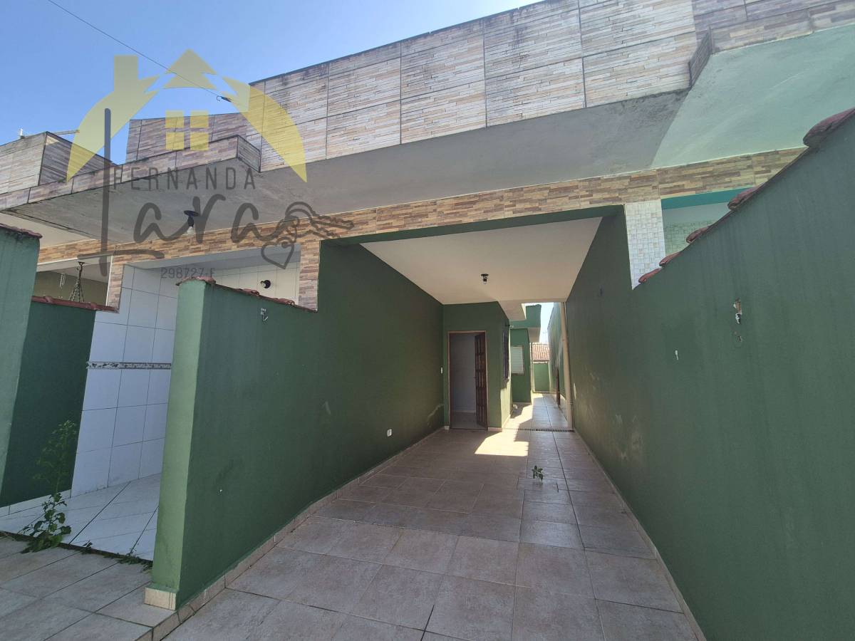 Casa à venda em Peruíbe, São joao Batista, com 2 quartos, 77m² - Fernanda Lara Corretora