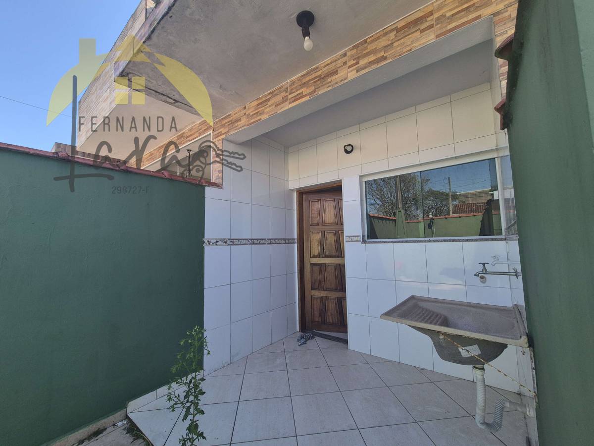 Casa à venda em Peruíbe, São joao Batista, com 2 quartos, 77m² - Fernanda Lara Corretora