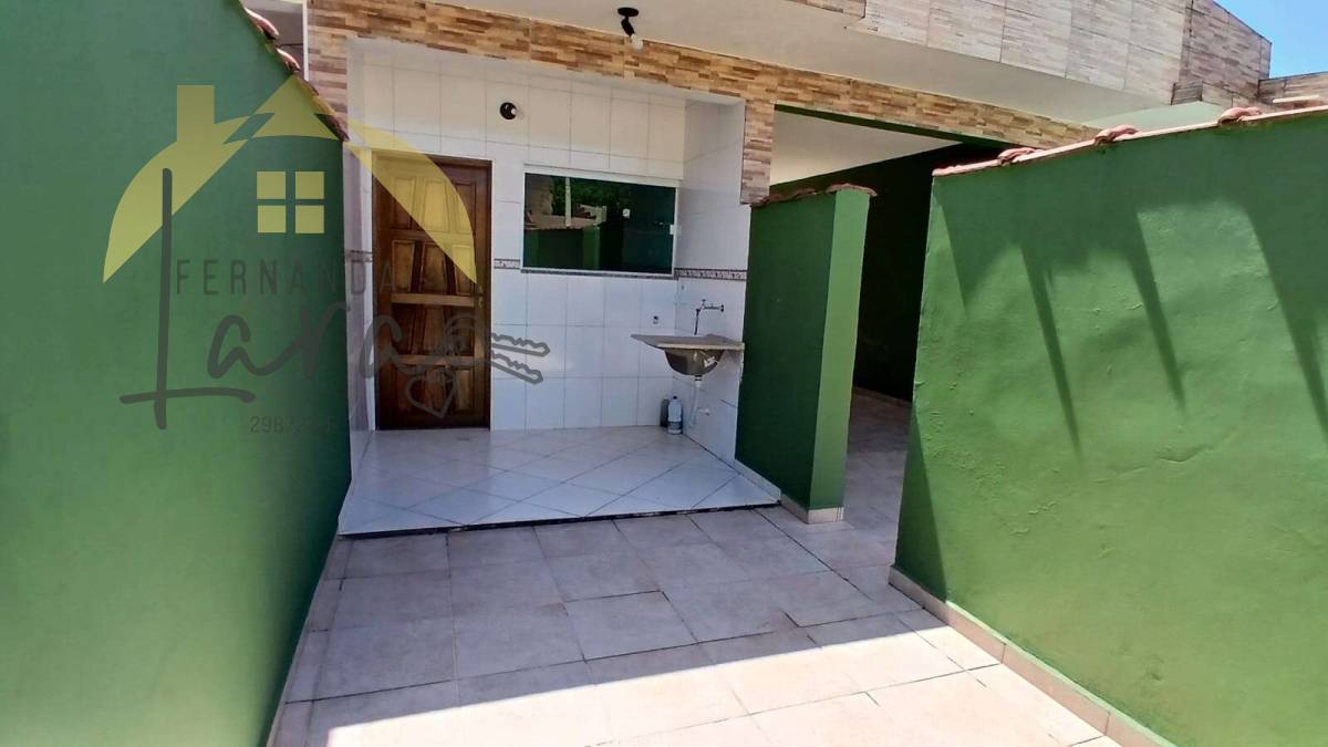 Casa à venda em Peruíbe, São joao Batista, com 2 quartos, 77m² - Fernanda Lara Corretora
