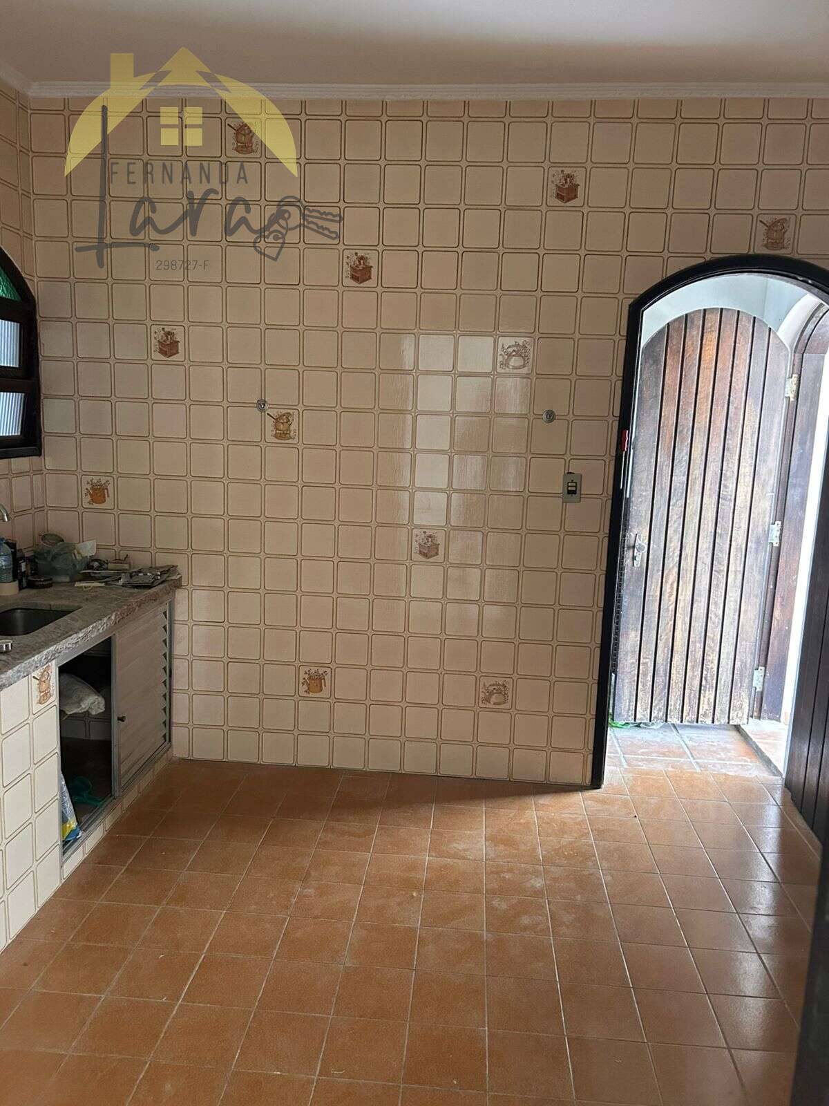Casa à venda em Peruíbe, São João Batista, com 3 quartos - Fernanda Lara Corretora
