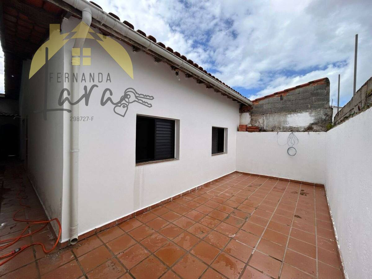 Casa à venda em Peruíbe, São João Batista, com 3 quartos - Fernanda Lara Corretora