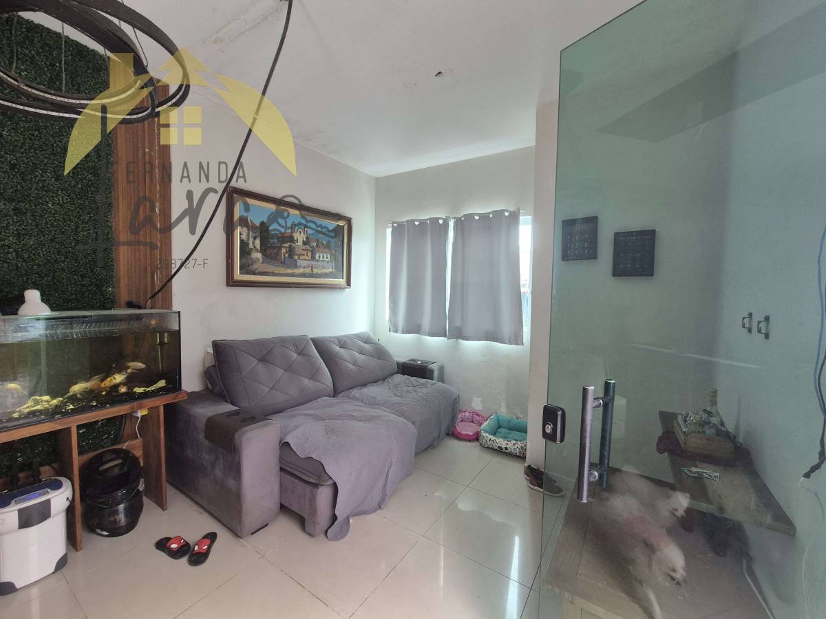 Casa à venda em Peruíbe, São João Batista II, com 3 quartos, 70m² - Fernanda Lara Corretora