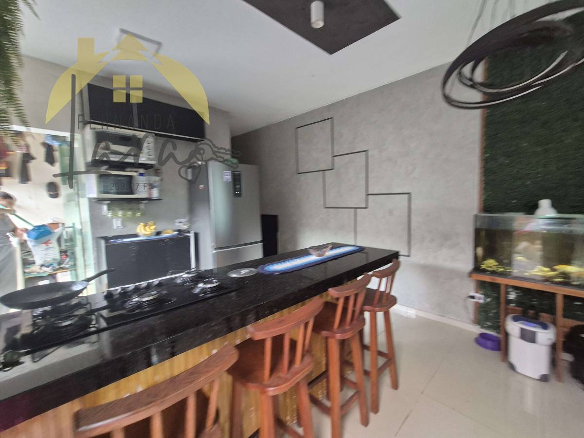 Casa à venda em Peruíbe, São João Batista II, com 3 quartos, 70m² - Fernanda Lara Corretora