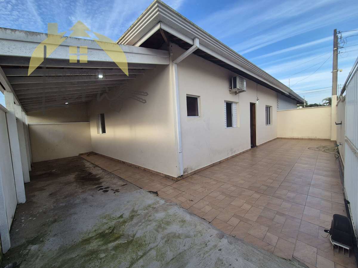 Casa à venda em Peruíbe, Sao José, com 2 quartos, 150m² - Fernanda Lara Corretora