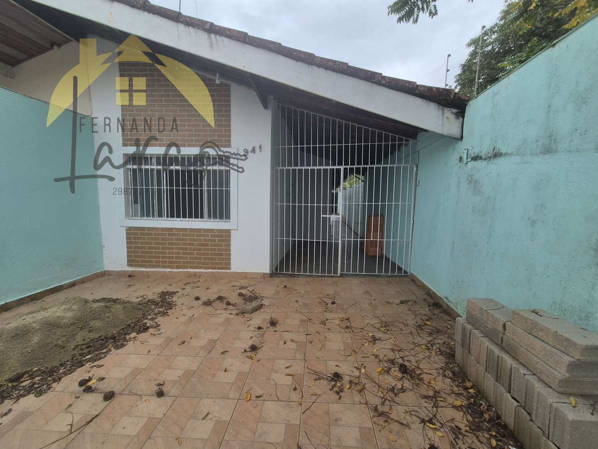 Casa à venda em Peruíbe, Stella Maris, com 2 quartos, 101m² - Fernanda Lara Corretora
