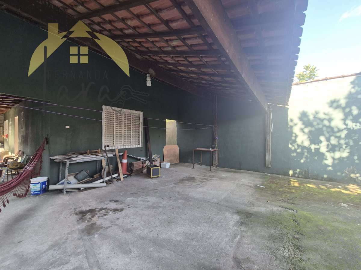 Casa à venda em Peruíbe, Vatrapuã, com 2 quartos, 100m² - Fernanda Lara Corretora