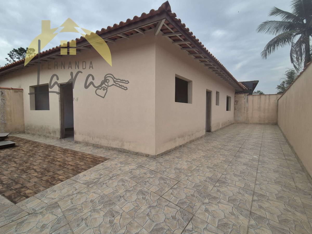 Casa à venda em Peruíbe, Vila Erminda, com 2 quartos, 68m² - Fernanda Lara Corretora
