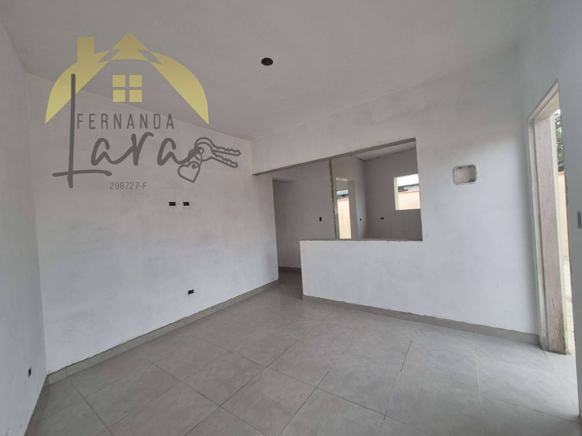 Casa à venda em Peruíbe, Vila Erminda, com 2 quartos, 68m² - Fernanda Lara Corretora