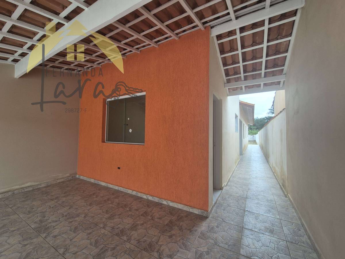 Casa à venda em Peruíbe, Vila Erminda, com 3 quartos, 102m² - Fernanda Lara Corretora