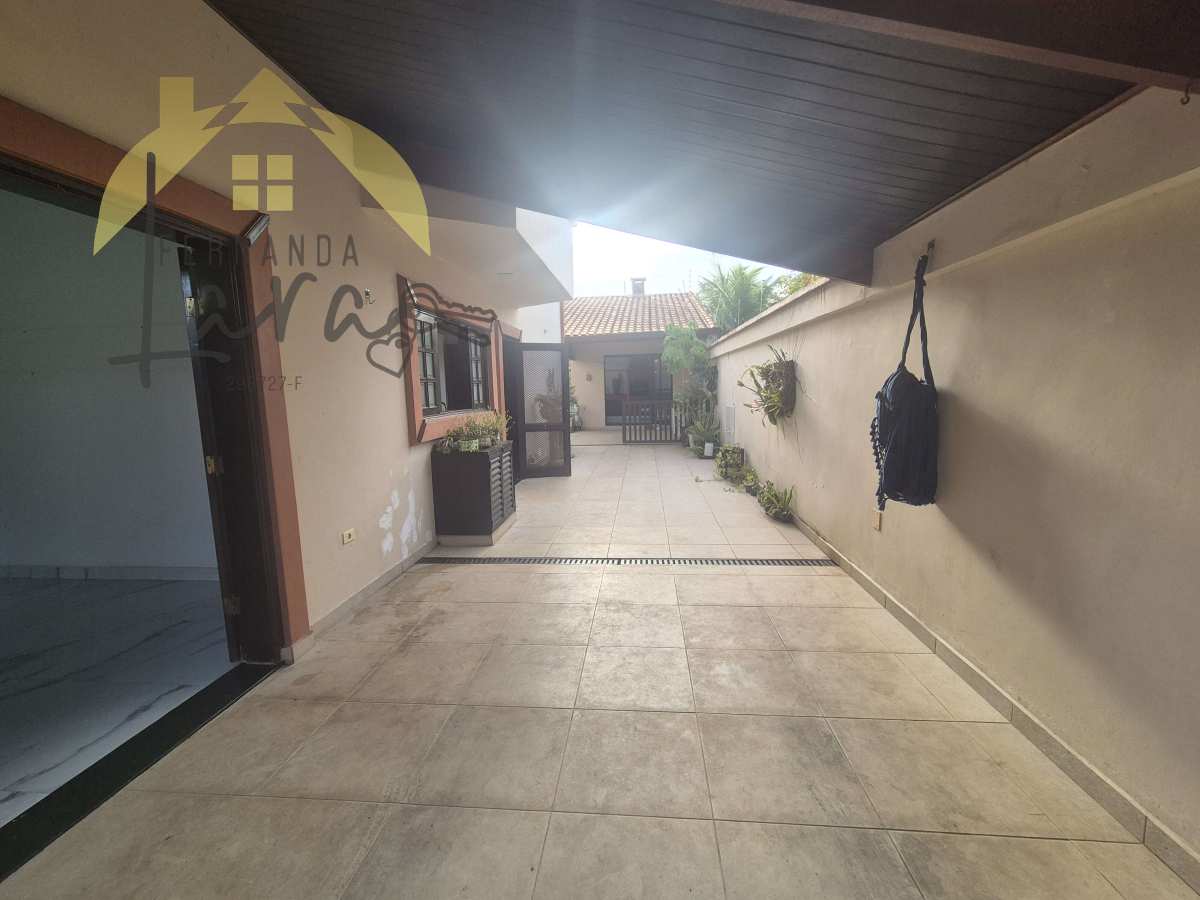 Sobrado à venda em Peruíbe, Sao Jose Lado praia, com 4 quartos, 270,02m² - Fernanda Lara Corretora