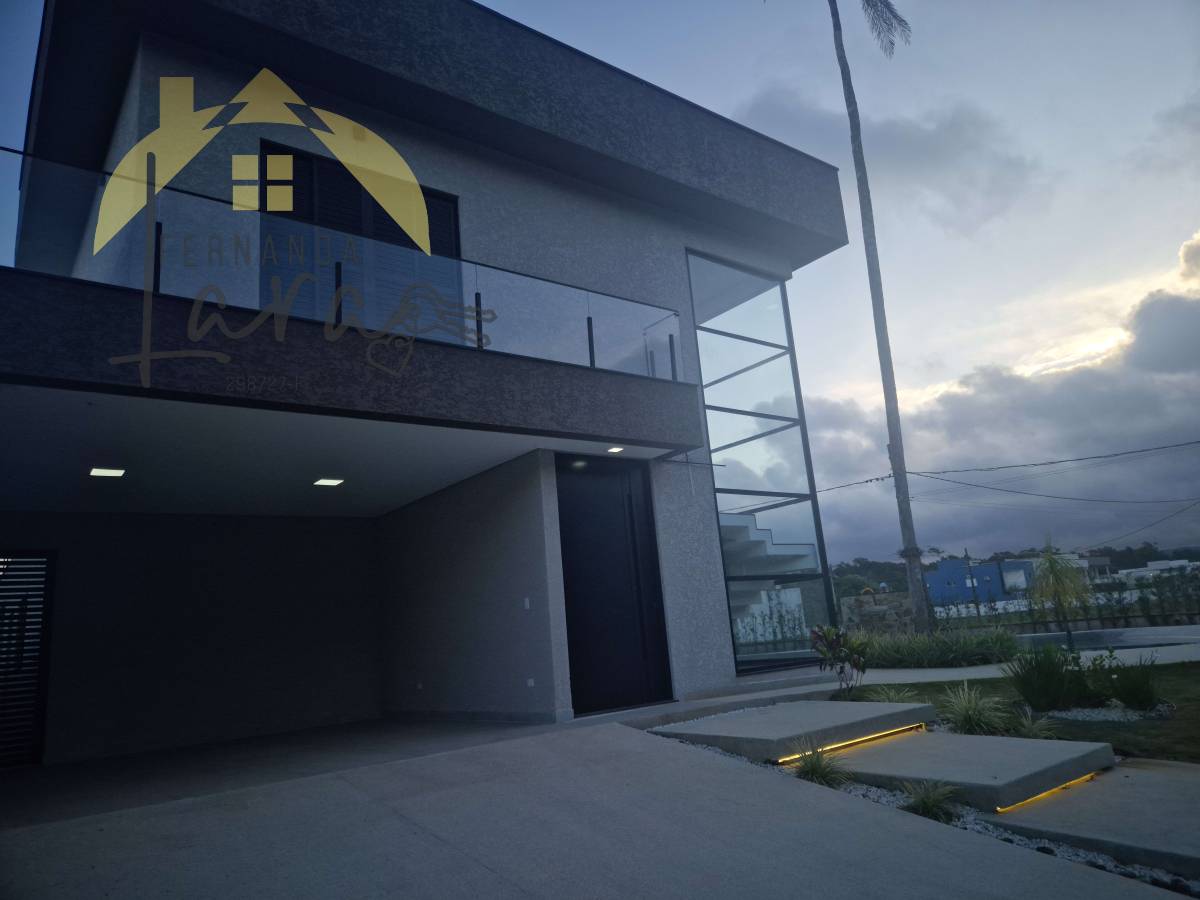 Sobrado em condomínio à venda em Peruíbe, Bosque Tres Marias, com 4 quartos, 280,91m² - Fernanda Lara Corretora