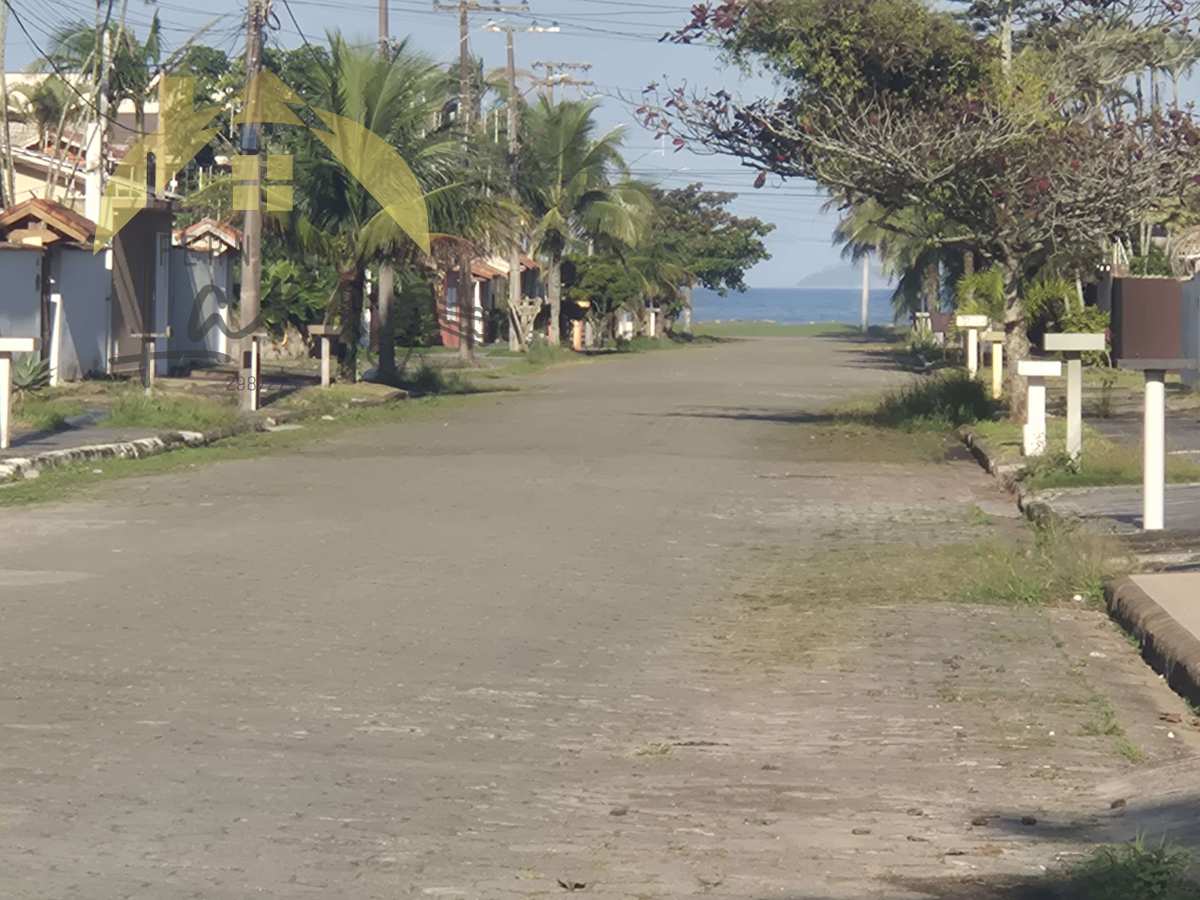 Terreno à venda em Peruíbe, Belmira Novaes, 348m² - Fernanda Lara Corretora