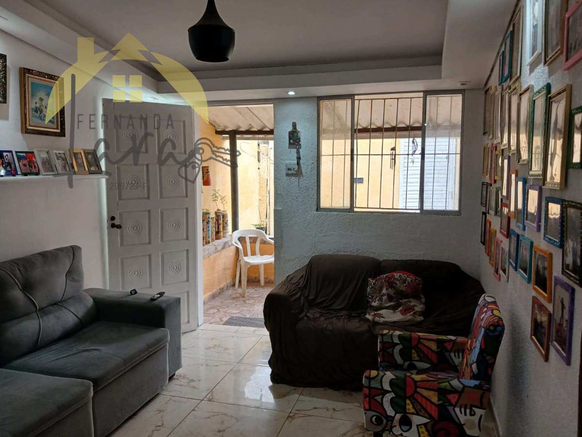 Casa à venda em Peruíbe, Jardim Quiles, com 2 quartos, 50m²