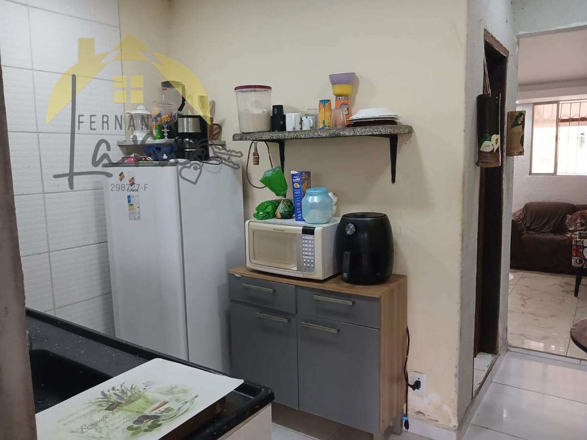 Casa à venda em Peruíbe, Jardim Quiles, com 2 quartos, 50m²
