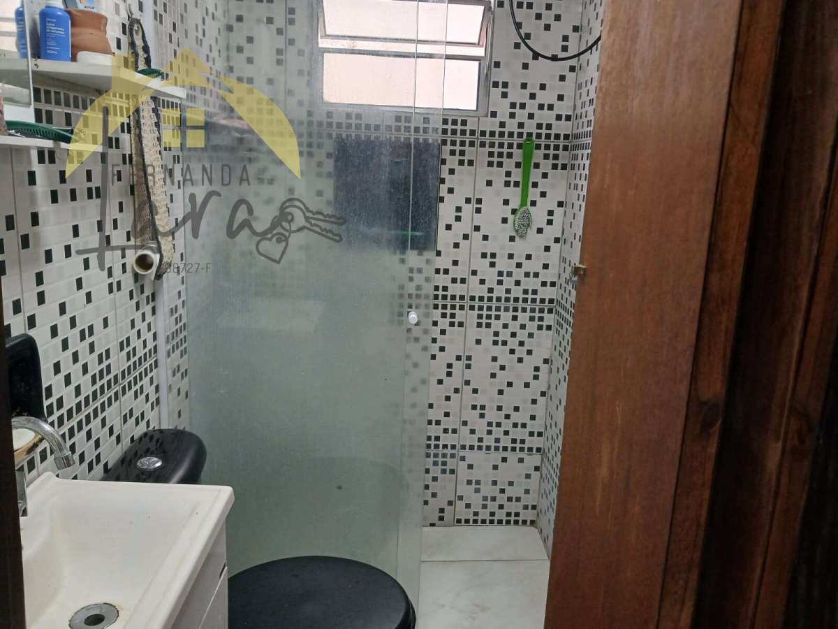 Casa à venda em Peruíbe, Jardim Quiles, com 2 quartos, 50m²