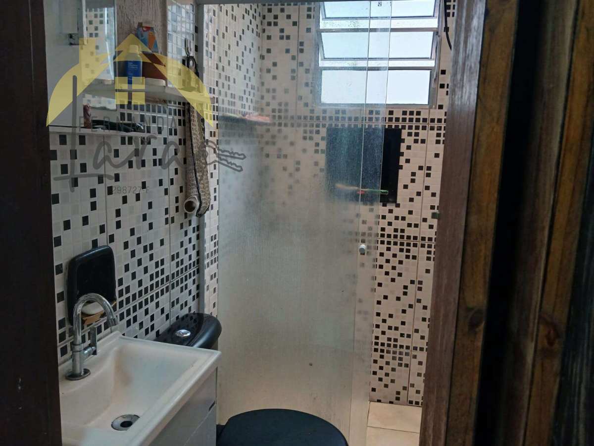Casa à venda em Peruíbe, Jardim Quiles, com 2 quartos, 50m²