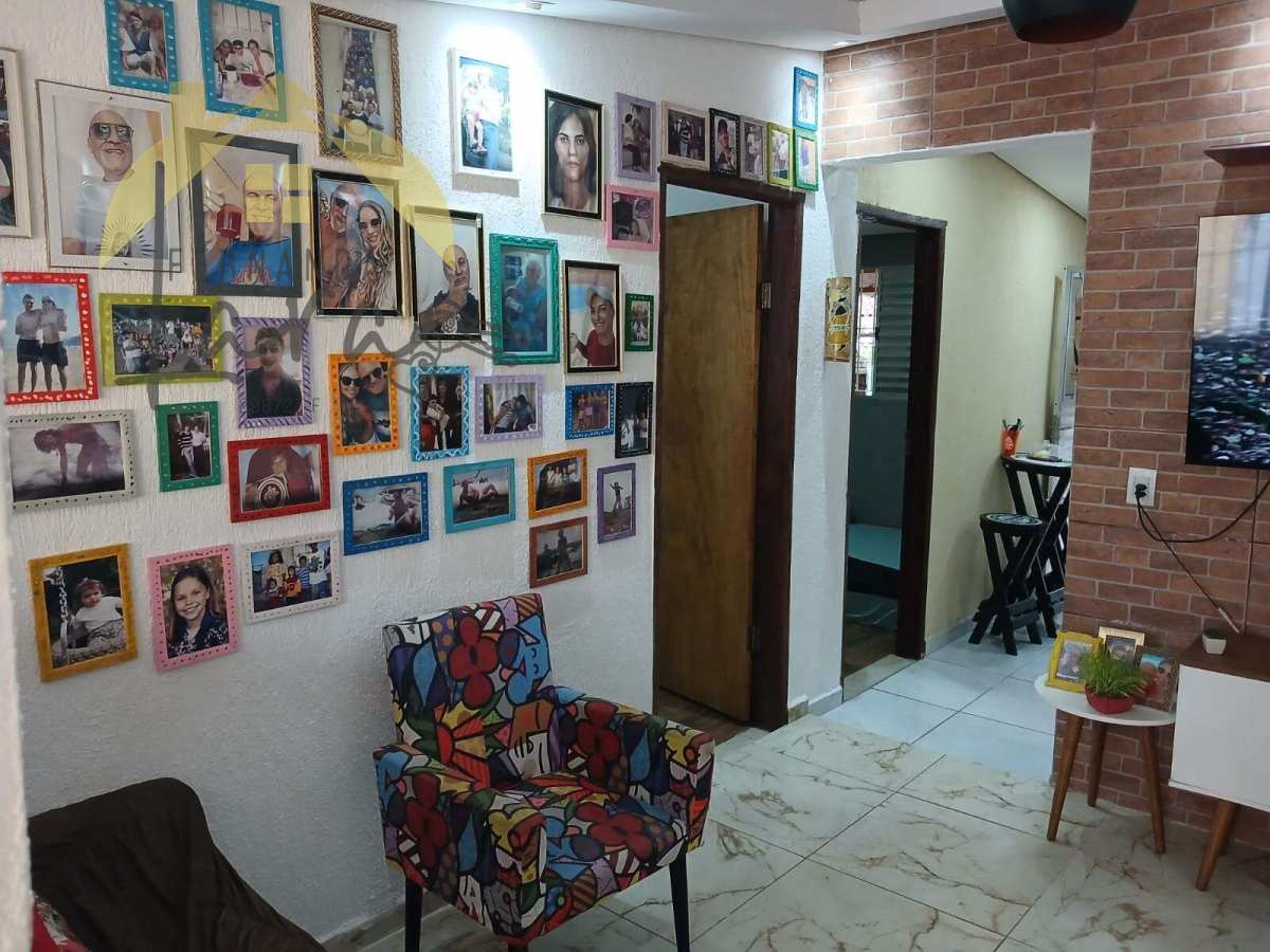 Casa à venda em Peruíbe, Jardim Quiles, com 2 quartos, 50m²