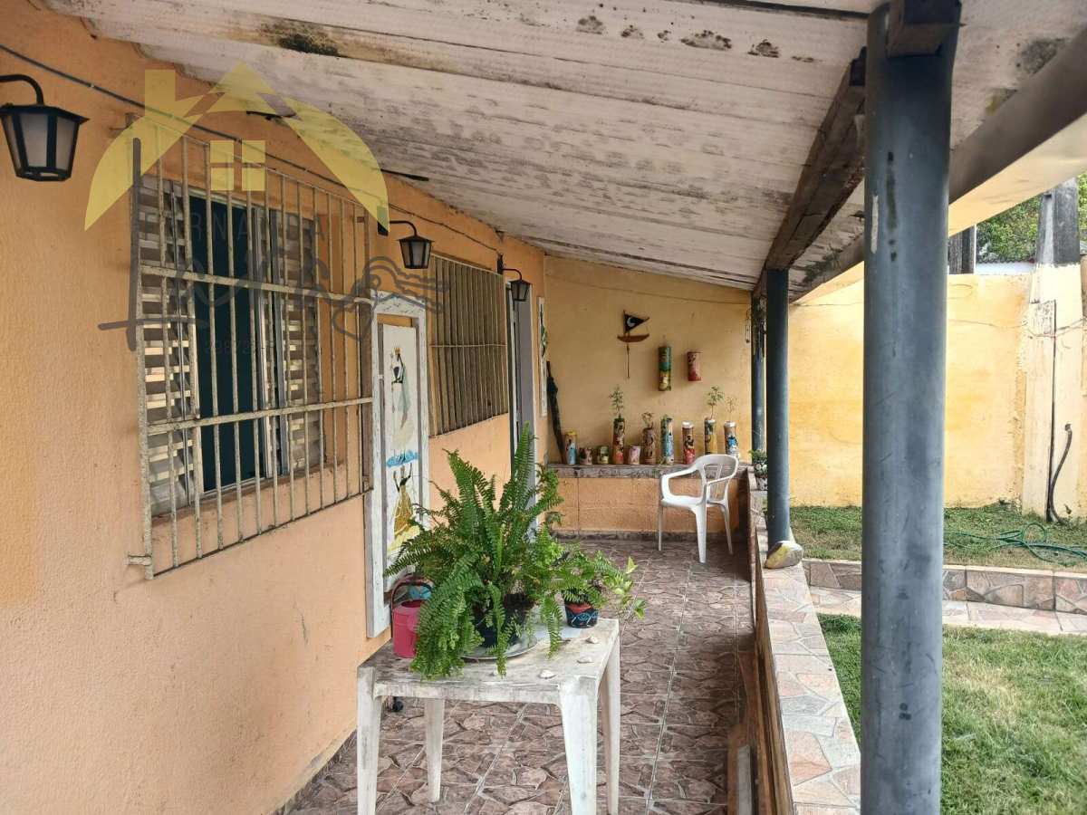 Casa à venda em Peruíbe, Jardim Quiles, com 2 quartos, 50m²