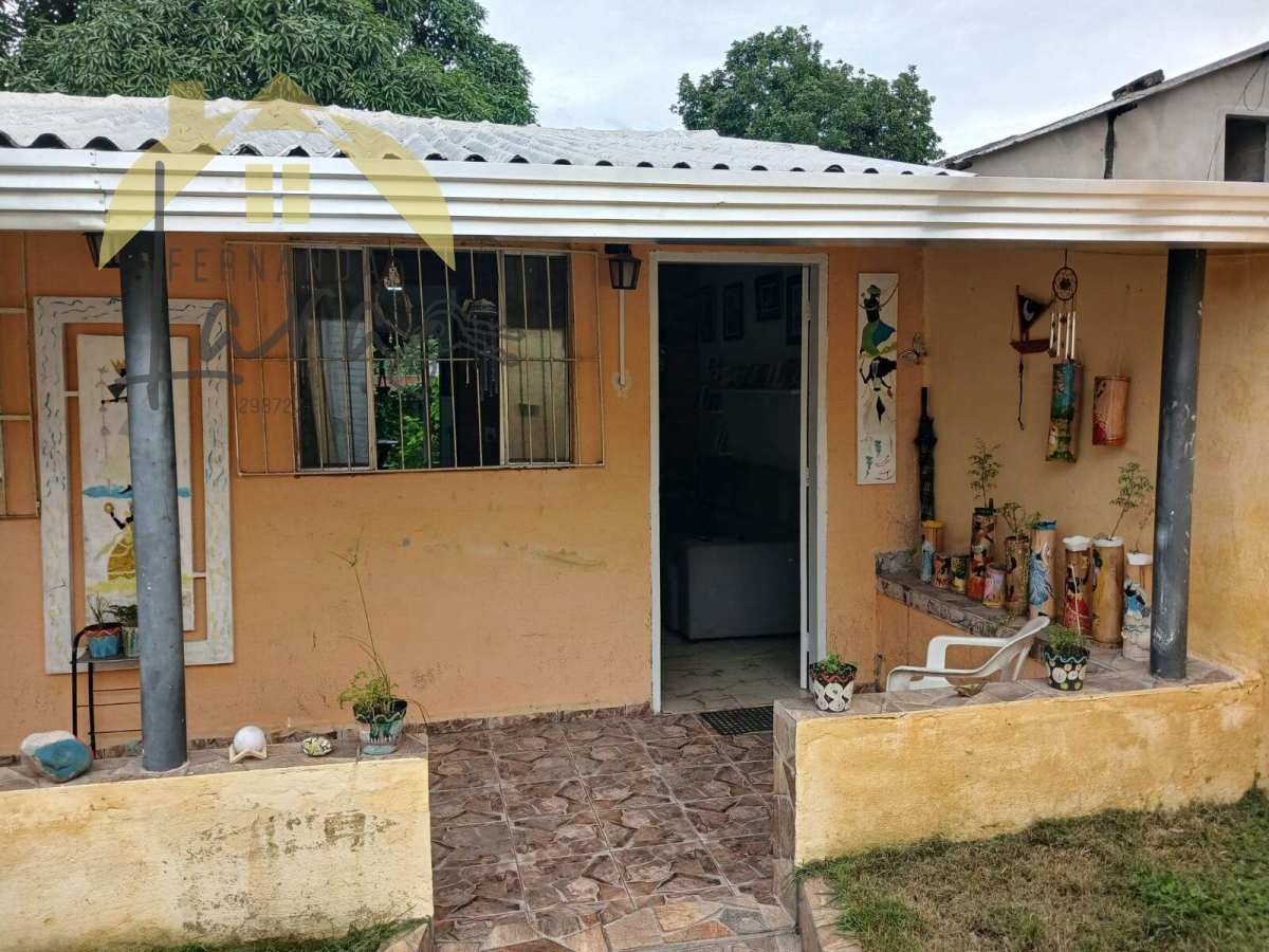 Casa à venda em Peruíbe, Jardim Quiles, com 2 quartos, 50m²
