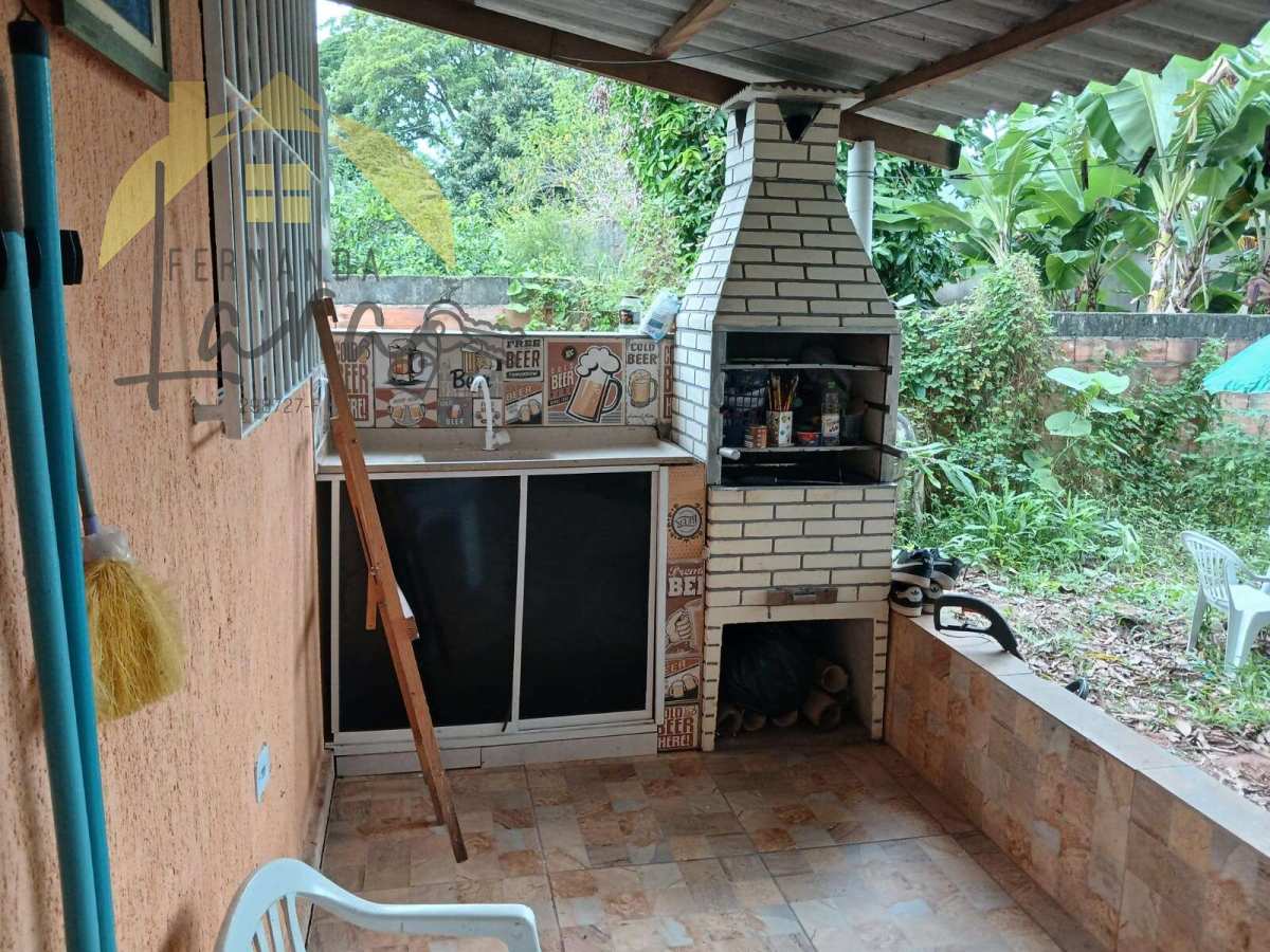 Casa à venda em Peruíbe, Jardim Quiles, com 2 quartos, 50m²