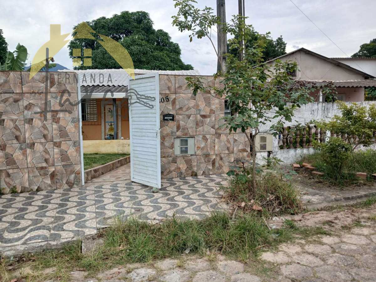 Casa à venda em Peruíbe, Jardim Quiles, com 2 quartos, 50m²
