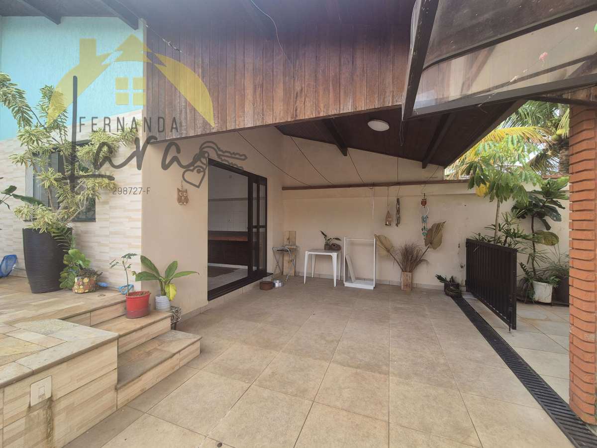 Sobrado à venda em Peruíbe, Sao Jose Lado praia, com 4 quartos, 270,02m²