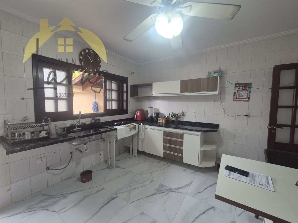 Sobrado à venda em Peruíbe, Sao Jose Lado praia, com 4 quartos, 270,02m²